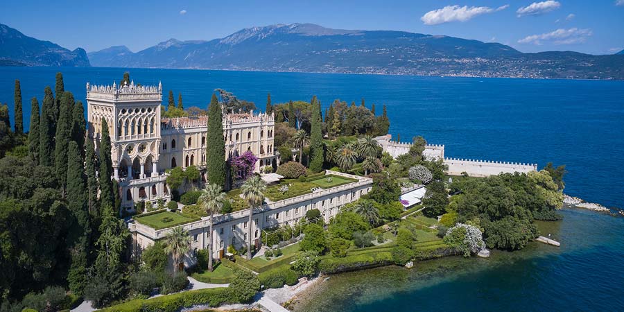 Cruise to Villa Borghese-Cavazza on Isola del Garda
