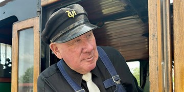 SECTION 3B Phil Waggoner